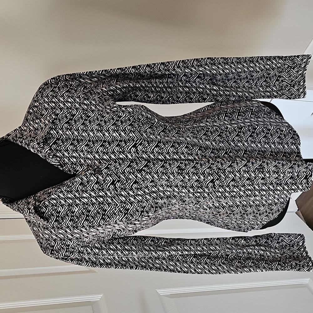 Top - Picture 3 of 16